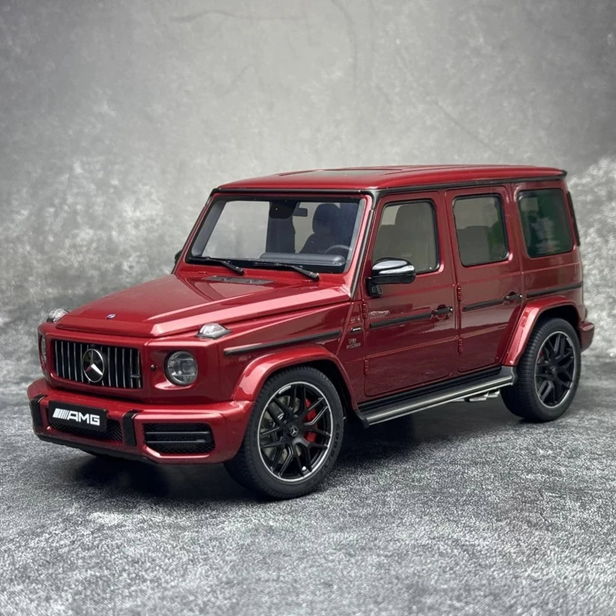 [AutoArt] 1:18 Mercedes-AMG 2019 طراز G 63 الأحمر للسيارات المصبوبة