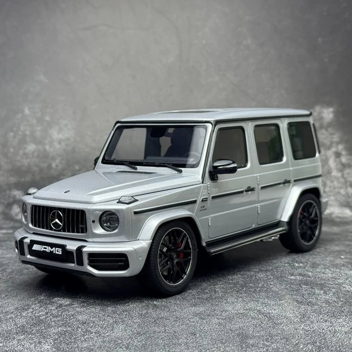 [AutoArt] 1:18 Mercedes-AMG 2019 G 63 Silber-Modellwagen in Druckguss