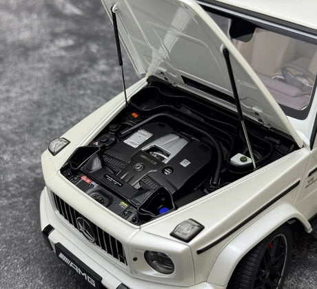 [AutoArt] 1:18 Mercedes-AMG 2019 G 63 White Model Car Die-Cast