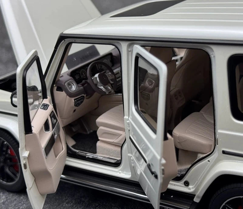 [AutoArt] 1:18 Mercedes-AMG 2019 G 63 White Model Car Die-Cast