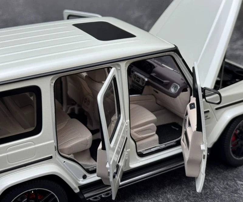 [AutoArt] 1:18 Mercedes-AMG 2019 G 63 White Model Car Die-Cast