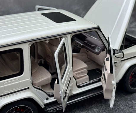 [AutoArt] 1:18 Mercedes-AMG 2019 G 63 White Model Car Die-Cast