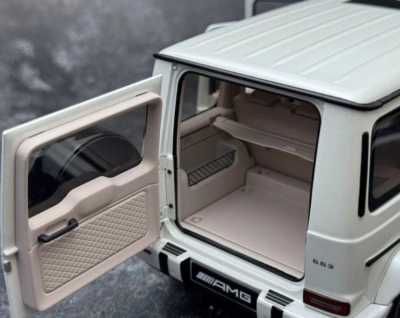 [AutoArt] 1:18 Mercedes-AMG 2019 G 63 White Model Car Die-Cast