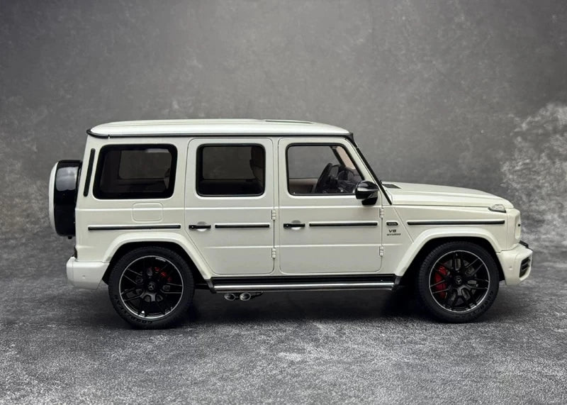 [AutoArt] 1:18 Mercedes-AMG 2019 G 63 White Model Car Die-Cast