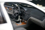 [AutoArt] 1:18 Mercedes-Benz 2007 Classe C Sedan Modello Bianco Modello Pressofuso