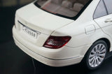 [AutoArt] 1:18 Mercedes-Benz 2007 Classe C Sedan Modello Bianco Modello Pressofuso