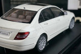 [AutoArt] 1:18 Mercedes-Benz 2007 Classe C Sedan Modello Bianco Modello Pressofuso
