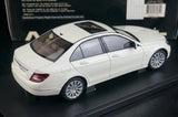 [AutoArt] 1:18 Mercedes-Benz 2007 Classe C Sedan Modello Bianco Modello Pressofuso
