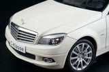 [AutoArt] 1:18 Mercedes-Benz 2007 Classe C Sedan Modello Bianco Modello Pressofuso
