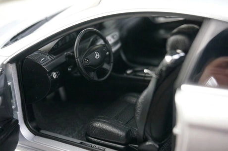 [AutoArt] 1:18 Mercedes-Benz 2007 CL63 AMG Auto in miniatura argento in metallo pressofuso
