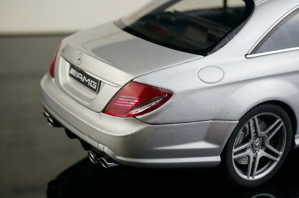 [AutoArt] 1:18 Mercedes-Benz 2007 CL63 AMG Auto in miniatura argento in metallo pressofuso