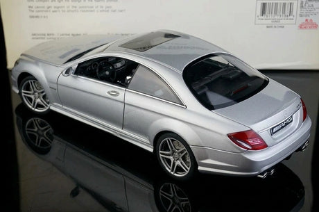 [AutoArt] 1:18 Mercedes-Benz 2007 CL63 AMG Auto in miniatura argento in metallo pressofuso