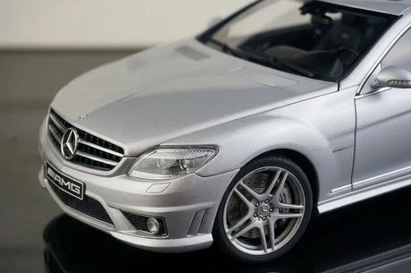 [AutoArt] 1:18 Mercedes-Benz 2007 CL63 AMG Auto in miniatura argento in metallo pressofuso