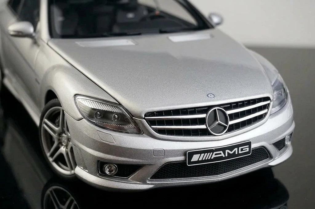 [AutoArt] 1:18 Mercedes-Benz 2007 CL63 AMG Auto in miniatura argento in metallo pressofuso
