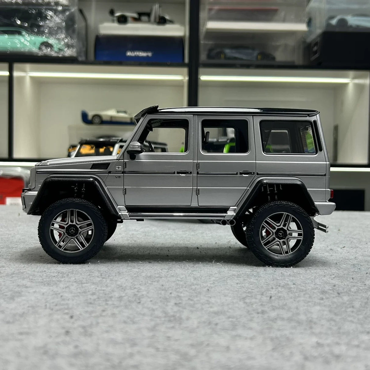 AutoArt Mercedes-Benz 2015 G 500 4x4 Quadrato Argento 1:18 – Modello da collezione in metallo pressofuso
