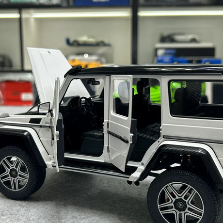 AutoArt Mercedes-Benz 2015 G 500 4x4 carré blanc 1:18 – Modèle en métal moulé sous pression de collection