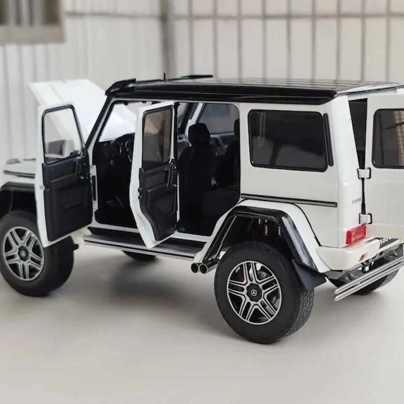 [AutoArt] 1:18 Mercedes-Benz 2015 G500 4x4 White Model Car Die-Cast