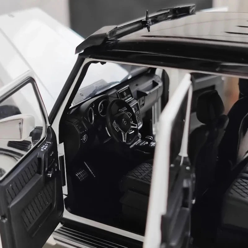 [AutoArt] 1:18 Mercedes-Benz 2015 G500 4x4 White Model Car Die-Cast
