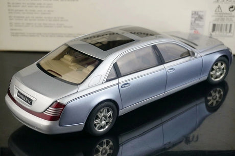 [AutoArt] 1:18 Mercedes-Maybach 2002 62 modello di auto argento e blu in metallo pressofuso