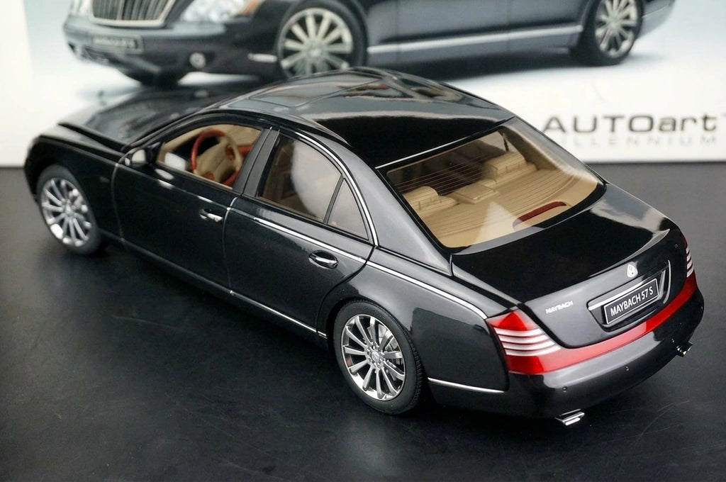 [AutoArt] 1:18 Mercedes-Maybach 2005 57S Auto Modello Nero in Pressofuso