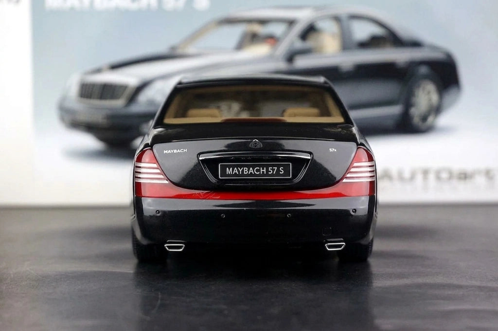 [AutoArt] 1:18 Mercedes-Maybach 2005 57S Auto Modello Nero in Pressofuso