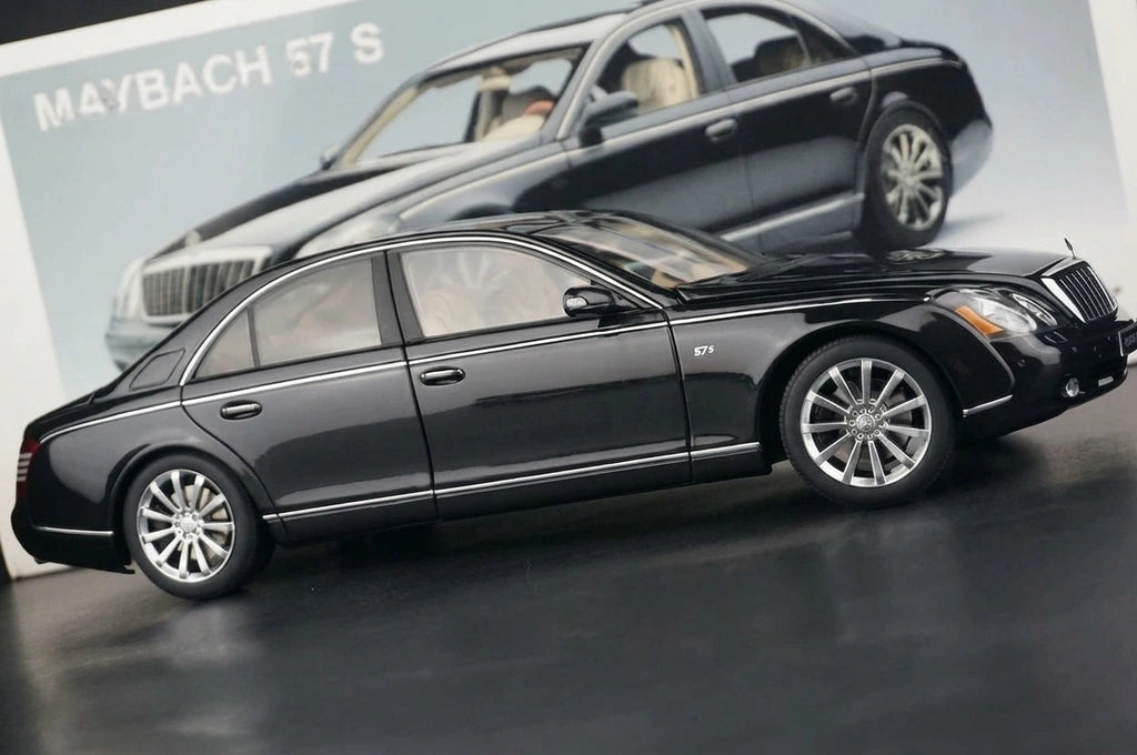 [AutoArt] 1:18 Mercedes-Maybach 2005 57S Auto Modello Nero in Pressofuso