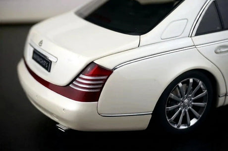 [AutoArt] 1:18 Mercedes-Maybach 2005 57S Modello bianco di auto in metallo pressofuso