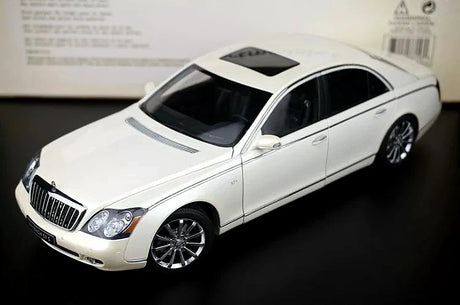[AutoArt] 1:18 Mercedes-Maybach 2005 57S Modello bianco di auto in metallo pressofuso