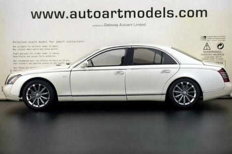 [AutoArt] 1:18 Mercedes-Maybach 2005 57S Modello bianco di auto in metallo pressofuso
