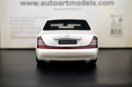 [AutoArt] 1:18 Mercedes-Maybach 2005 57S Modello bianco di auto in metallo pressofuso