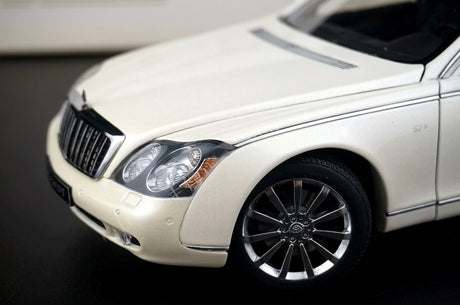[AutoArt] 1:18 Mercedes-Maybach 2005 57S Modello bianco di auto in metallo pressofuso