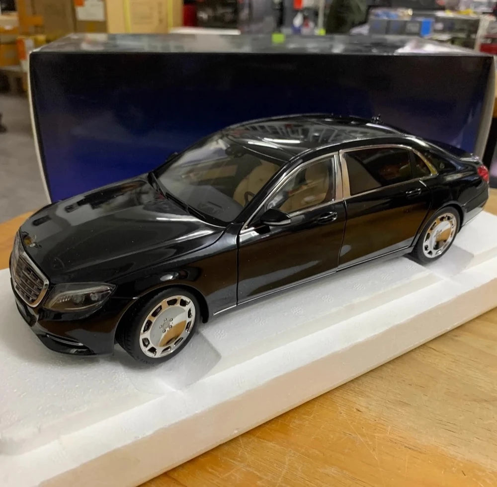 [AutoArt] 1:18 Mercedes-Maybach 2015 S600 Black Model Car Die-Cast