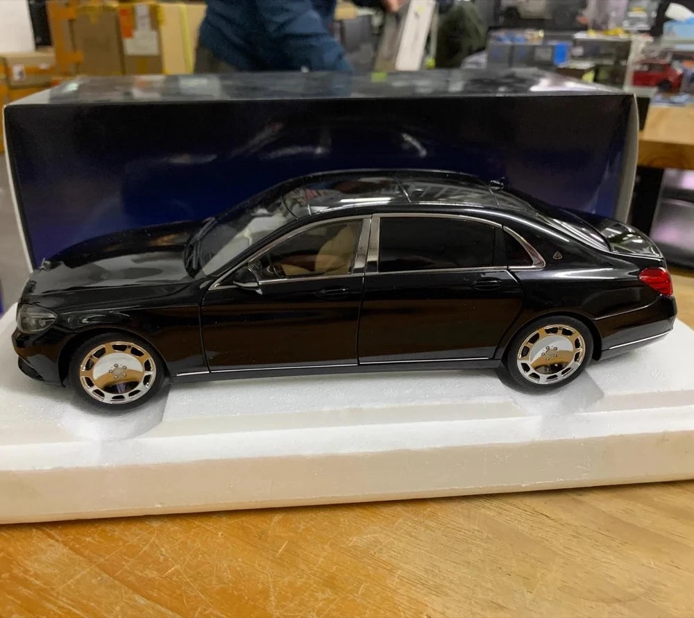 [AutoArt] 1:18 Mercedes-Maybach 2015 S600 Black Model Car Die-Cast