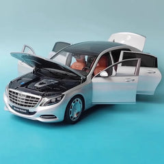 [AutoArt] 1:18 Mercedes-Maybach 2015 S600 Silver Model Car Die-Cast