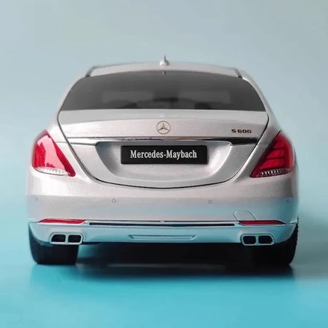 [AutoArt] 1:18 Mercedes-Maybach 2015 S600 Silver Model Car Die-Cast