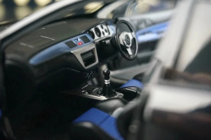 [AutoArt] 1:18 Mitsubishi 2003 Lancer Evolution VIII Black Model Car Die-Cast