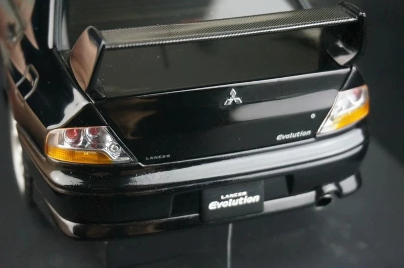 [AutoArt] 1:18 Mitsubishi 2003 Lancer Evolution VIII Black Model Car Die-Cast