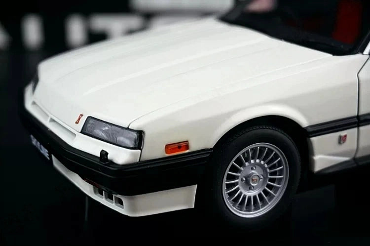 AutoArt Nissan 1983 Skyline 2000 Turbo RS-X DR30 White 1:18 – Modello da collezione pressofuso
