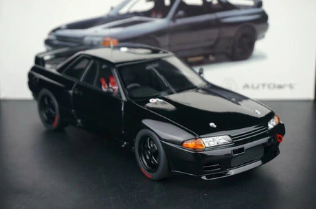 AutoArt Nissan 1989 Skyline GT-R R32 Plain Body Black 1:18 – Sammlerobjekt aus Druckguss