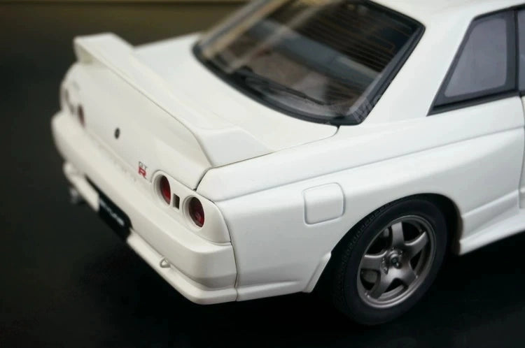 AutoArt Nissan 1989 Skyline GT-R R32 Street First Release White 1:18 – Modello Pressofuso da collezione