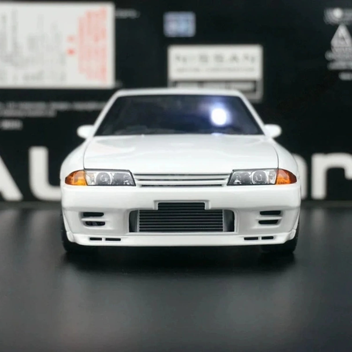 AutoArt Nissan 1991 Skyline GT-R R32 Wangan Midnight White 1:18 – Modello da collezione in pressofusione