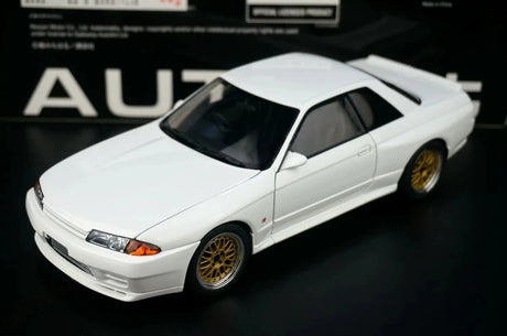 AutoArt Nissan 1991 Skyline GT-R R32 Wangan Midnight White 1:18 – Sammelobjekt aus Druckguss