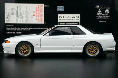 AutoArt Nissan 1991 Skyline GT-R R32 Wangan Midnight White 1:18 – Sammelobjekt aus Druckguss