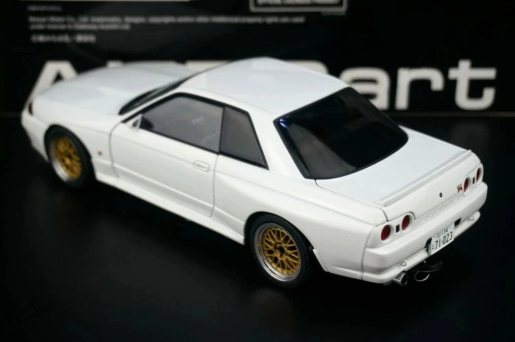 AutoArt Nissan 1991 Skyline GT-R R32 Wangan Midnight White 1:18 – Modello da collezione in pressofusione