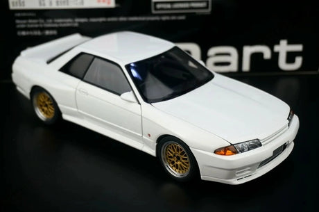 AutoArt Nissan 1991 Skyline GT-R R32 Wangan Midnight White 1:18 – Sammelobjekt aus Druckguss