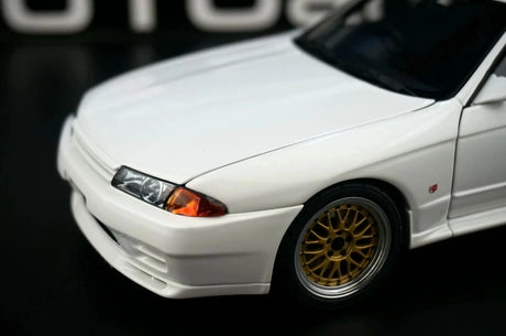 AutoArt Nissan 1991 Skyline GT-R R32 Wangan Midnight White 1:18 – Sammelobjekt aus Druckguss