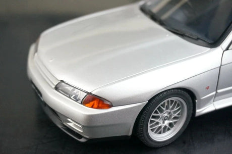 AutoArt Nissan 1994 Skyline GT-R R32 V-Spec II Silver 1:18 – Sammelobjekt aus Druckguss
