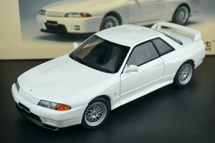 AutoArt Nissan 1994 Skyline GT-R R32 V-Spec II 1:18 Bianco – Modello da collezione pressofuso