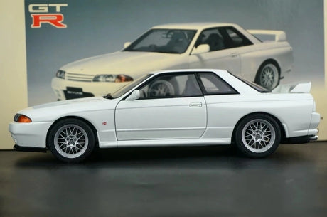 AutoArt Nissan 1994 Skyline GT-R R32 V-Spec II White 1:18 – Sammelobjekte aus Druckguss