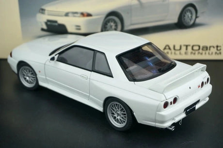 AutoArt Nissan 1994 Skyline GT-R R32 V-Spec II White 1:18 – Sammelobjekte aus Druckguss